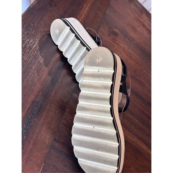 Black Fantasy comfort Sandals - Picture 6 of 8